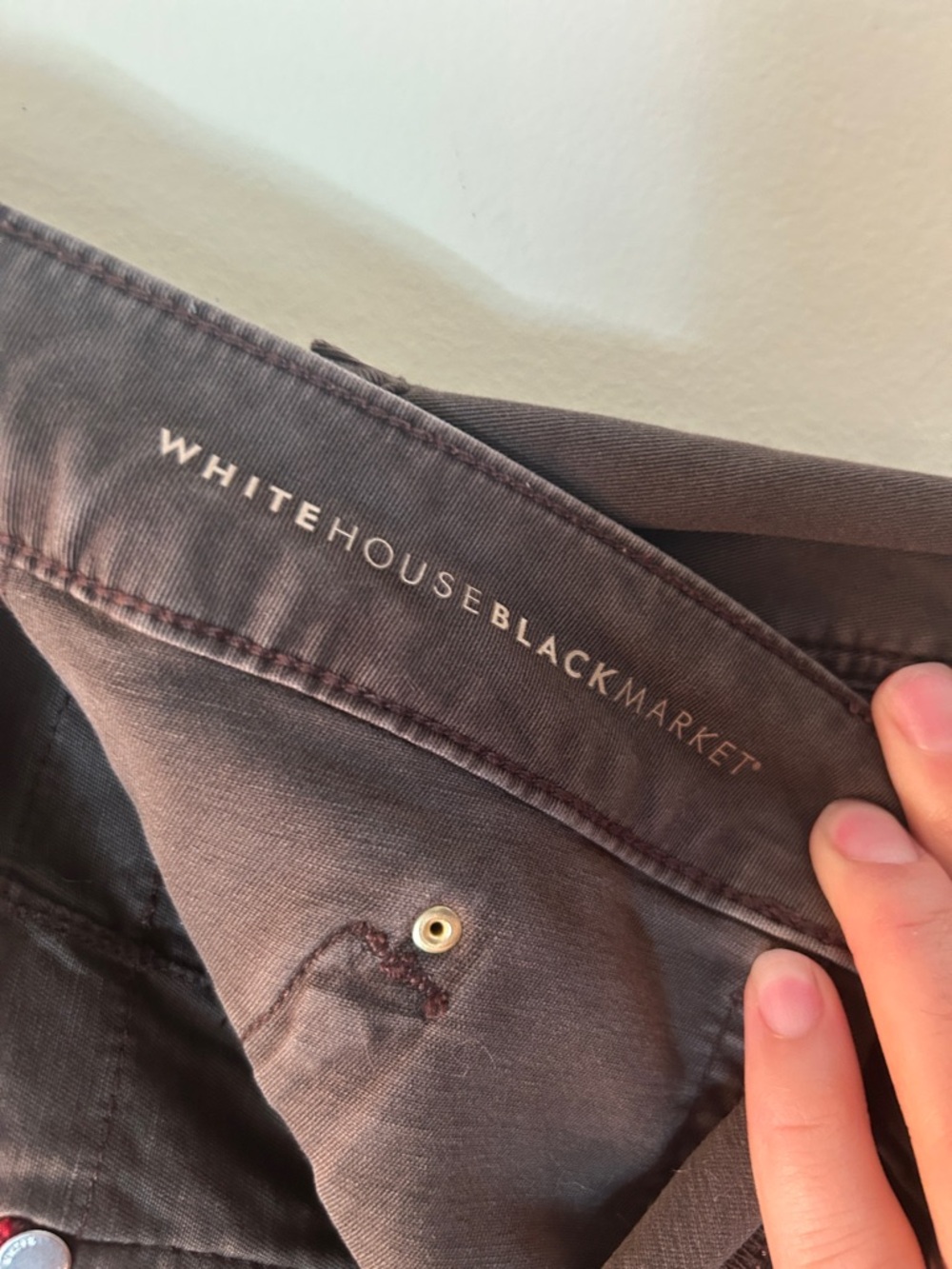 White House Black Market Olive Roll-Cuff Utility Shorts Size 8 - Picture 2 of 8